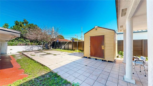 151 W 44th St, Hialeah, FL 33012