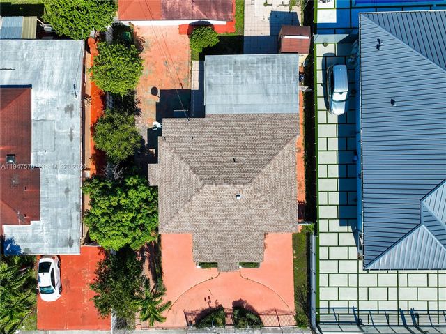 151 W 44th St, Hialeah, FL 33012