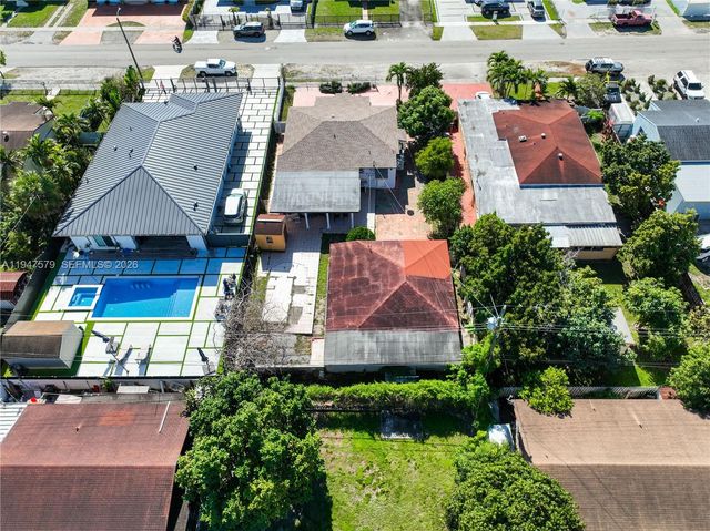 151 W 44th St, Hialeah, FL 33012