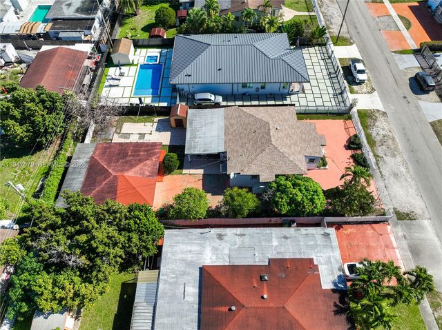 151 W 44th St, Hialeah, FL 33012