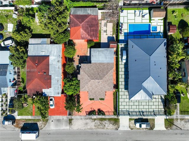 151 W 44th St, Hialeah, FL 33012