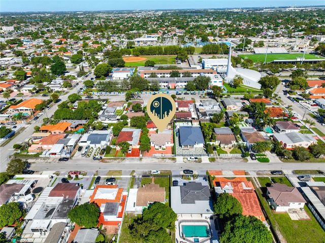 151 W 44th St, Hialeah, FL 33012