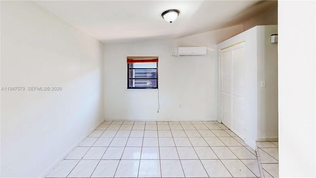 151 W 44th St, Hialeah, FL 33012
