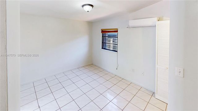 151 W 44th St, Hialeah, FL 33012