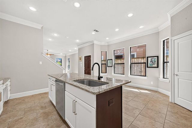 5930 Kiam Street, Houston, TX 77007