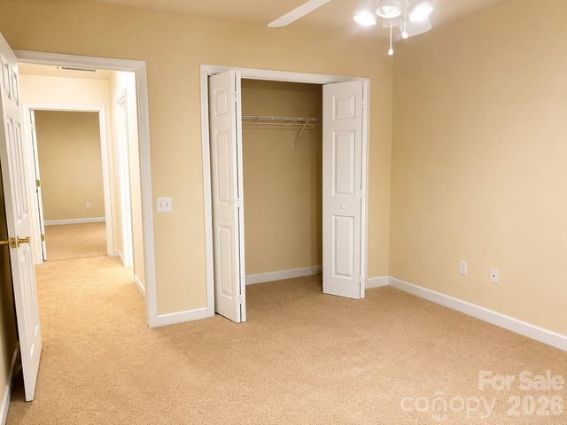 47 Victoria Park Drive, Hendersonville, NC 28792