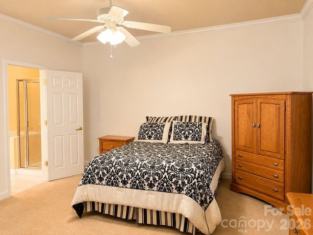 47 Victoria Park Drive, Hendersonville, NC 28792
