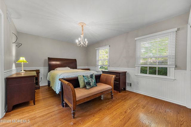 21 Terry Lane, Middletown, NJ 07748