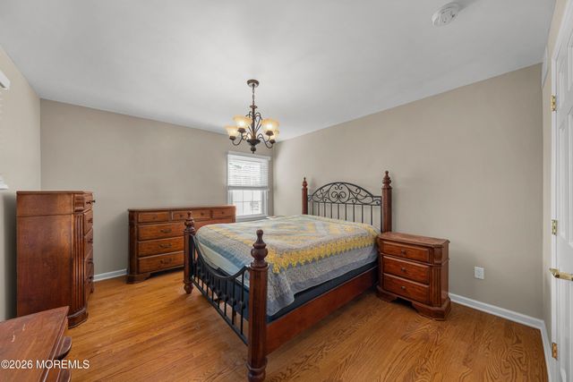 21 Terry Lane, Middletown, NJ 07748