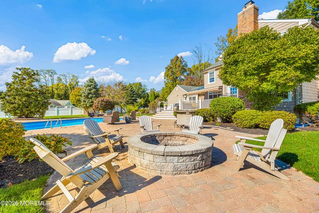 21 Terry Lane, Middletown, NJ 07748