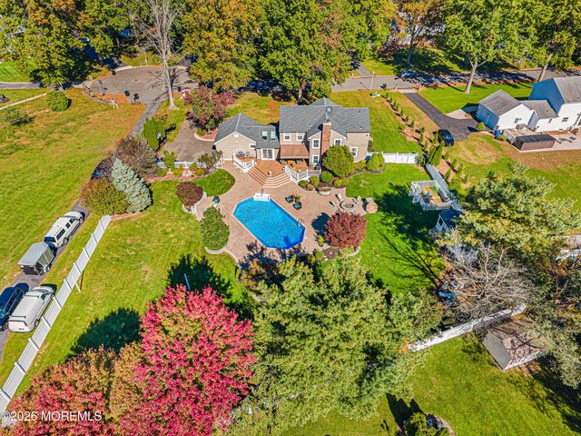 21 Terry Lane, Middletown, NJ 07748