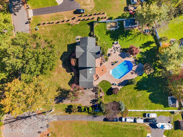 21 Terry Lane, Middletown, NJ 07748