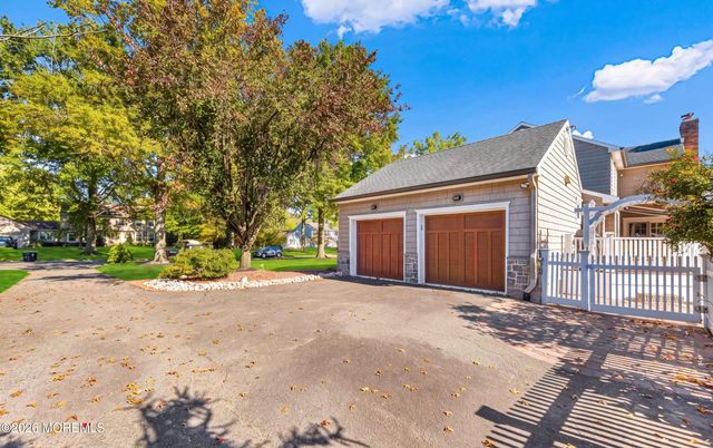 21 Terry Lane, Middletown, NJ 07748
