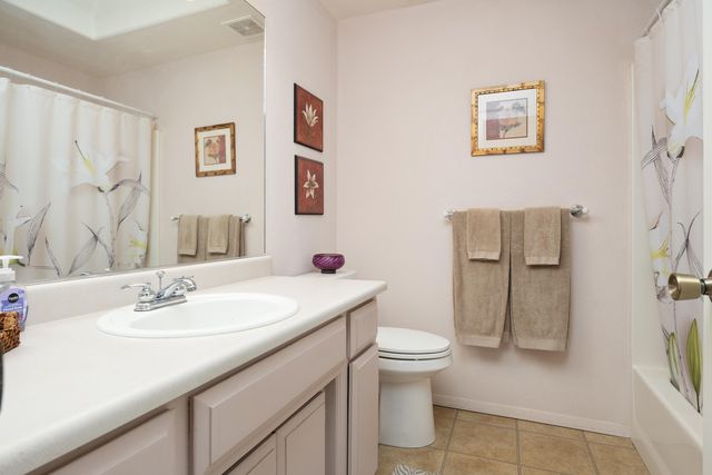 125 Freshwater Drive, Phoenix, OR 97535