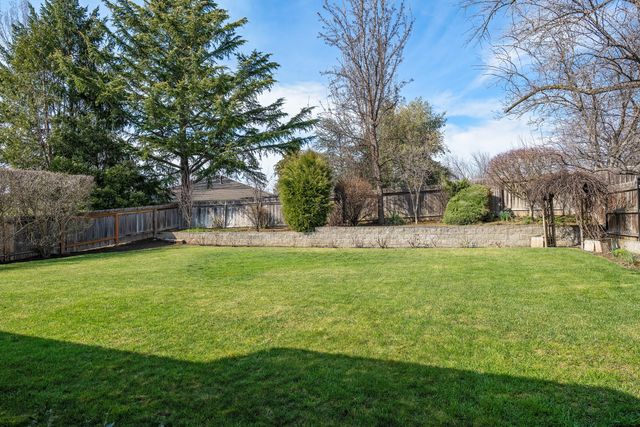 125 Freshwater Drive, Phoenix, OR 97535