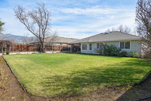 125 Freshwater Drive, Phoenix, OR 97535