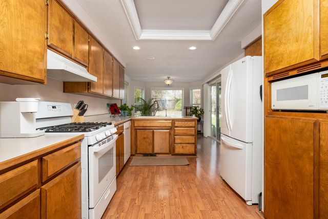 125 Freshwater Drive, Phoenix, OR 97535