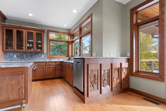 315 W HIGHLAND DRIVE, Oconto Falls, WI 54154