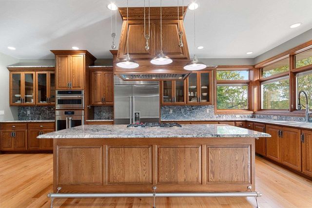 315 W HIGHLAND DRIVE, Oconto Falls, WI 54154