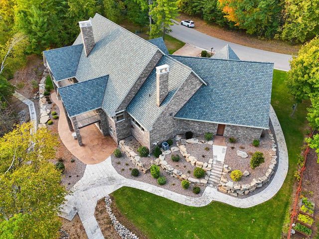 315 W HIGHLAND DRIVE, Oconto Falls, WI 54154