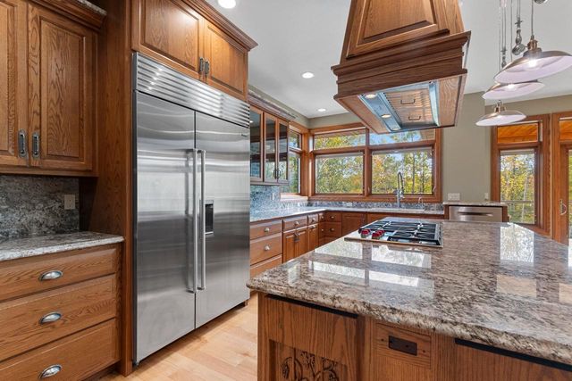 315 W HIGHLAND DRIVE, Oconto Falls, WI 54154