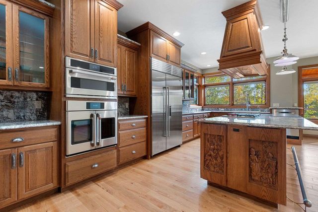 315 W HIGHLAND DRIVE, Oconto Falls, WI 54154