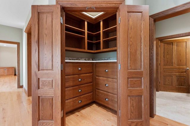 315 W HIGHLAND DRIVE, Oconto Falls, WI 54154