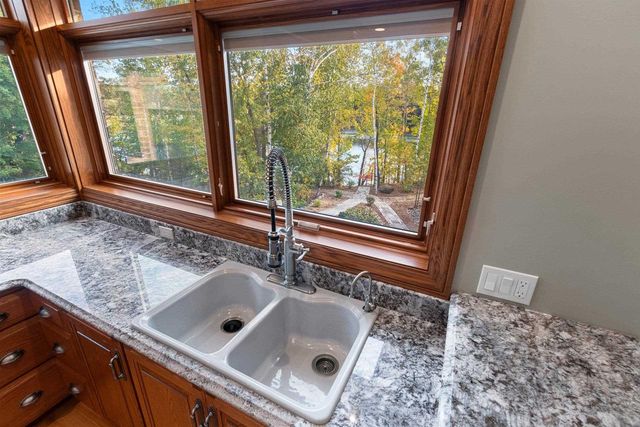 315 W HIGHLAND DRIVE, Oconto Falls, WI 54154