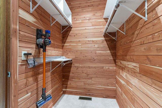 315 W HIGHLAND DRIVE, Oconto Falls, WI 54154