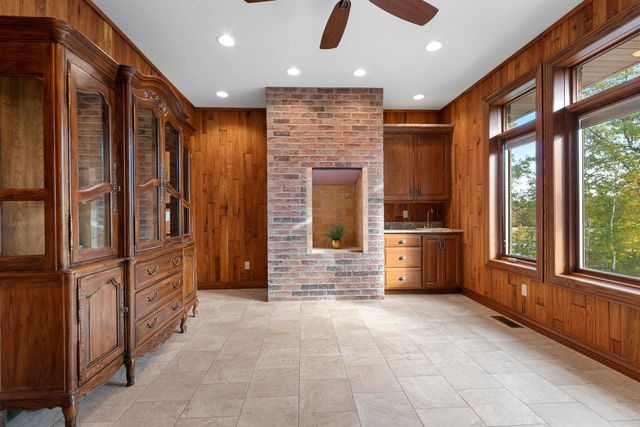 315 W HIGHLAND DRIVE, Oconto Falls, WI 54154