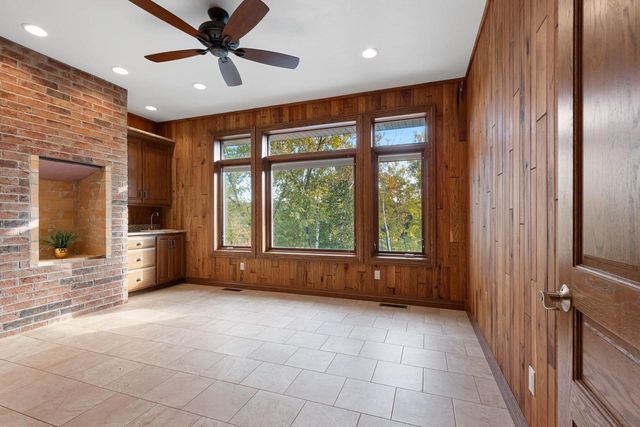 315 W HIGHLAND DRIVE, Oconto Falls, WI 54154