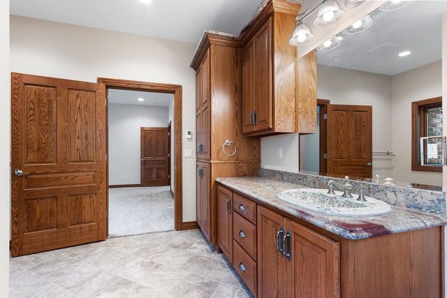 315 W HIGHLAND DRIVE, Oconto Falls, WI 54154