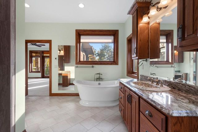 315 W HIGHLAND DRIVE, Oconto Falls, WI 54154