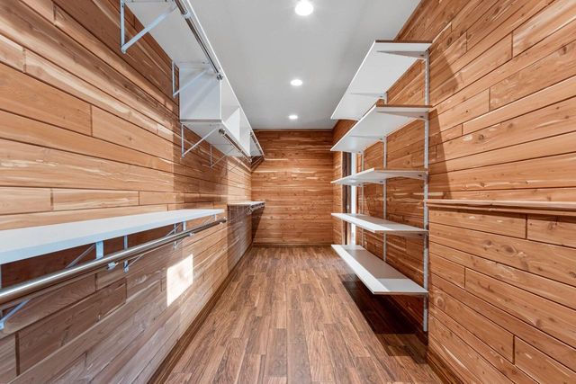 315 W HIGHLAND DRIVE, Oconto Falls, WI 54154