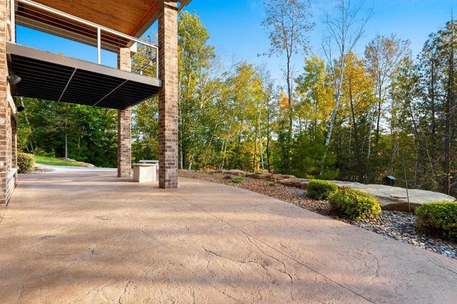 315 W HIGHLAND DRIVE, Oconto Falls, WI 54154