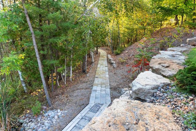 315 W HIGHLAND DRIVE, Oconto Falls, WI 54154