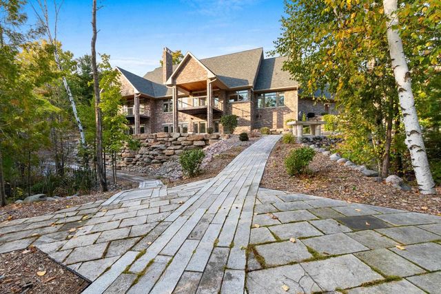 315 W HIGHLAND DRIVE, Oconto Falls, WI 54154