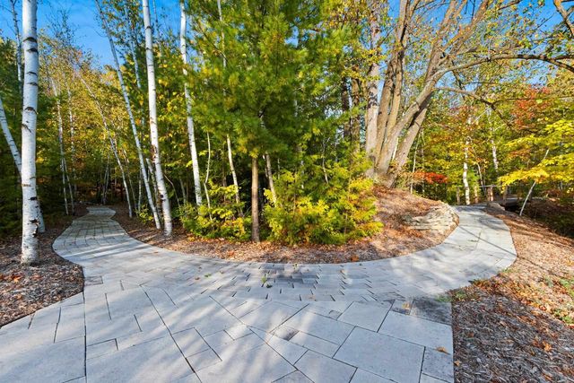 315 W HIGHLAND DRIVE, Oconto Falls, WI 54154