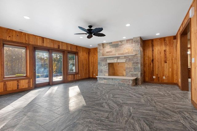 315 W HIGHLAND DRIVE, Oconto Falls, WI 54154