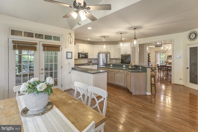 13539 HERITAGE FARMS DR, Gainesville, VA 20155