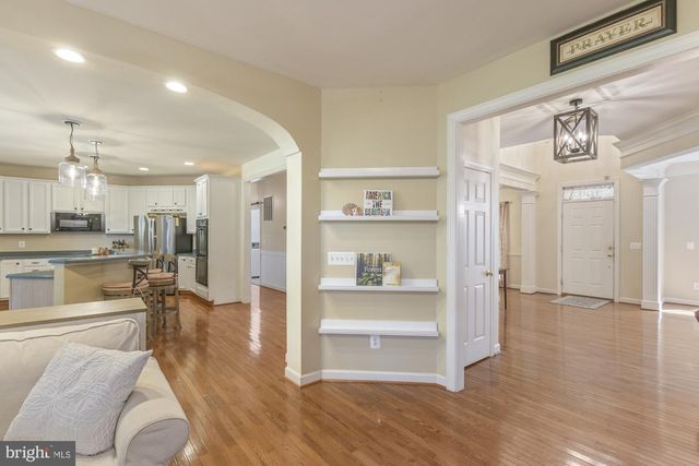 13539 HERITAGE FARMS DR, Gainesville, VA 20155