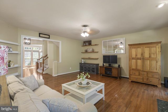 13539 HERITAGE FARMS DR, Gainesville, VA 20155