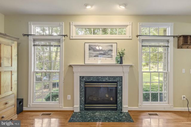 13539 HERITAGE FARMS DR, Gainesville, VA 20155