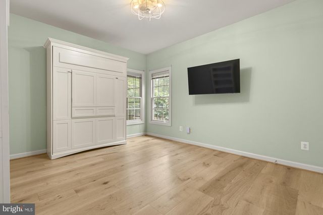 13539 HERITAGE FARMS DR, Gainesville, VA 20155