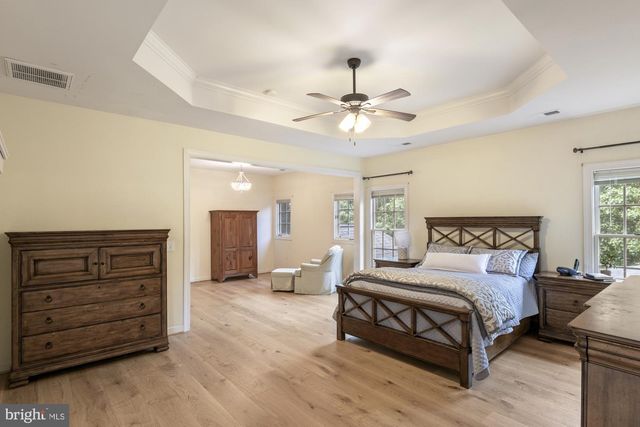 13539 HERITAGE FARMS DR, Gainesville, VA 20155