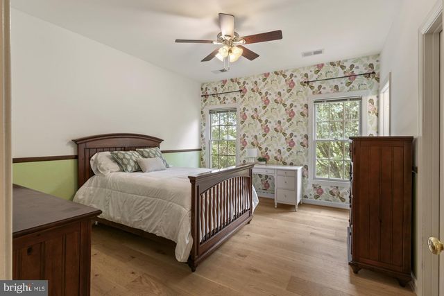 13539 HERITAGE FARMS DR, Gainesville, VA 20155