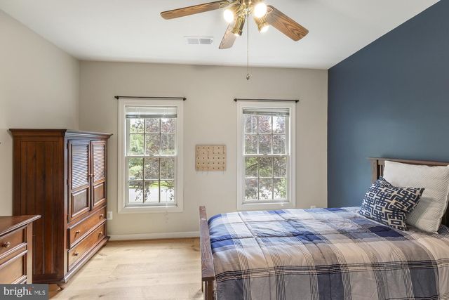 13539 HERITAGE FARMS DR, Gainesville, VA 20155