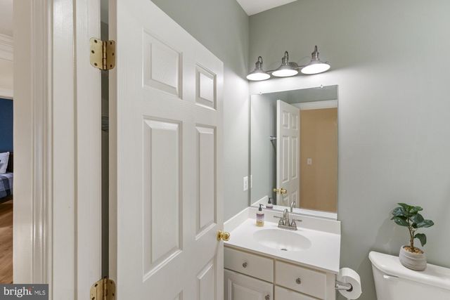 13539 HERITAGE FARMS DR, Gainesville, VA 20155
