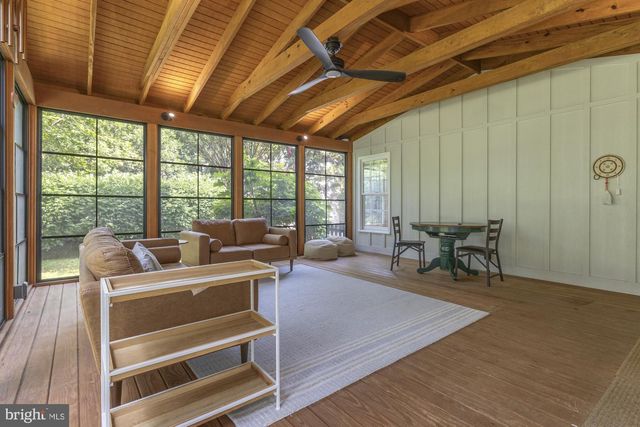 13539 HERITAGE FARMS DR, Gainesville, VA 20155