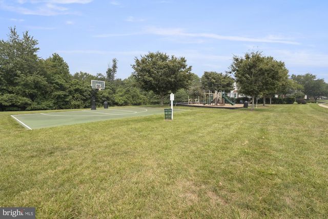 13539 HERITAGE FARMS DR, Gainesville, VA 20155